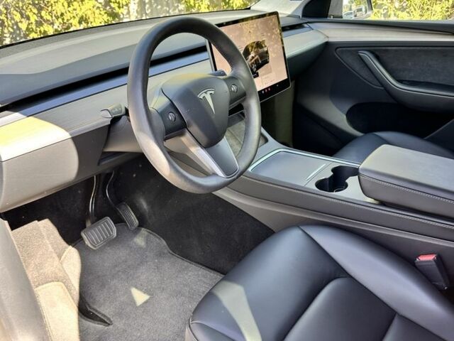 Серый Тесла Model Y, объемом двигателя 0 л и пробегом 300 тыс. км за 32000 $, фото 6 на Automoto.ua