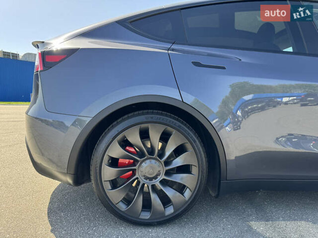 Серый Тесла Model Y, объемом двигателя 0 л и пробегом 28 тыс. км за 29000 $, фото 16 на Automoto.ua