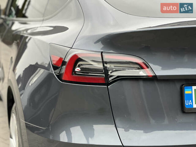 Серый Тесла Model Y, объемом двигателя 0 л и пробегом 52 тыс. км за 27499 $, фото 13 на Automoto.ua