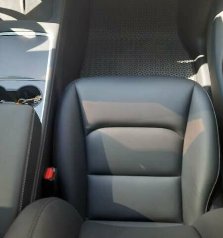 Серый Тесла Model Y, объемом двигателя 0 л и пробегом 41 тыс. км за 27000 $, фото 5 на Automoto.ua