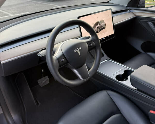 Серый Тесла Model Y, объемом двигателя 0 л и пробегом 88 тыс. км за 25700 $, фото 13 на Automoto.ua
