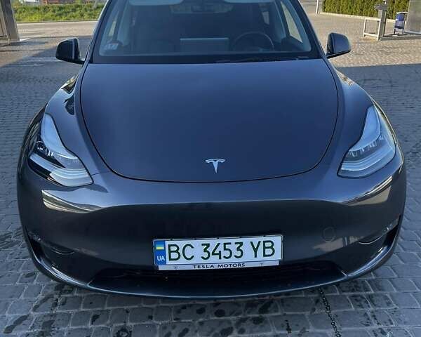 Серый Тесла Model Y, объемом двигателя 0 л и пробегом 2 тыс. км за 32500 $, фото 1 на Automoto.ua
