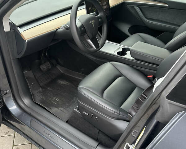 Серый Тесла Model Y, объемом двигателя 0 л и пробегом 4 тыс. км за 26500 $, фото 7 на Automoto.ua