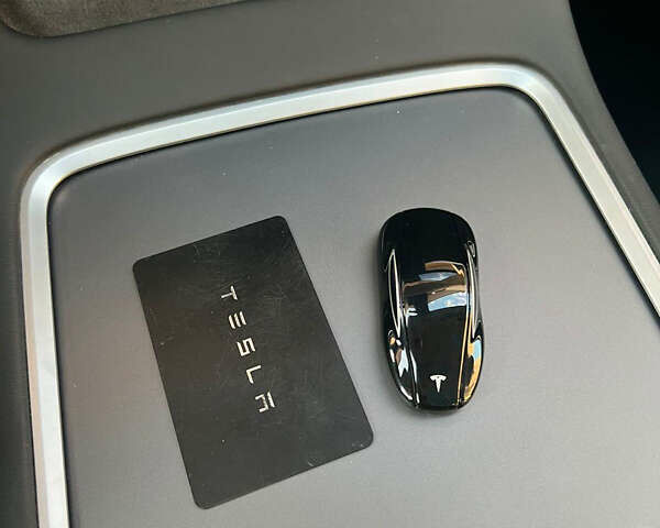 Серый Тесла Model Y, объемом двигателя 0 л и пробегом 31 тыс. км за 36500 $, фото 9 на Automoto.ua