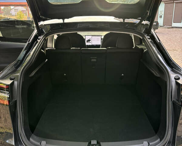 Серый Тесла Model Y, объемом двигателя 0 л и пробегом 30 тыс. км за 23500 $, фото 9 на Automoto.ua