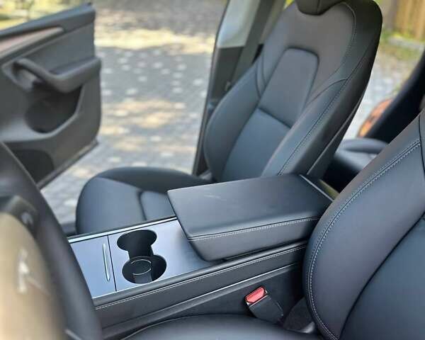 Серый Тесла Model Y, объемом двигателя 0 л и пробегом 1 тыс. км за 36000 $, фото 8 на Automoto.ua