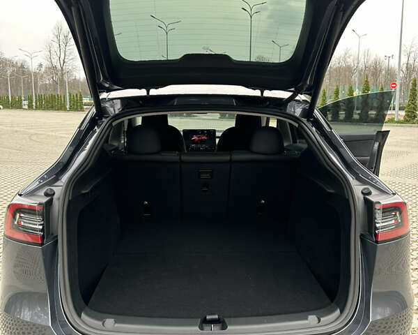 Серый Тесла Model Y, объемом двигателя 0 л и пробегом 22 тыс. км за 32000 $, фото 49 на Automoto.ua