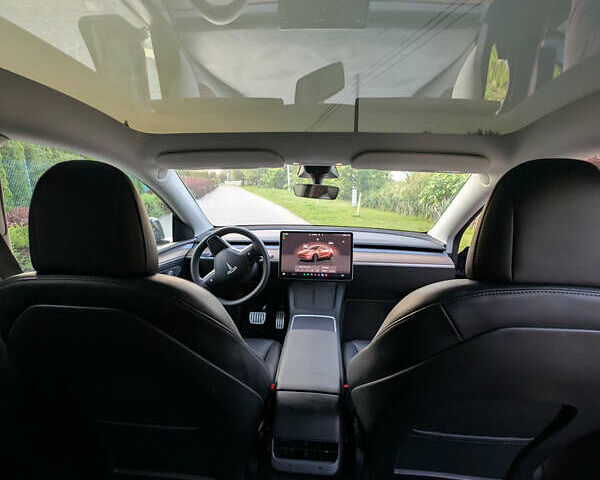 Серый Тесла Model Y, объемом двигателя 0 л и пробегом 47 тыс. км за 26000 $, фото 21 на Automoto.ua