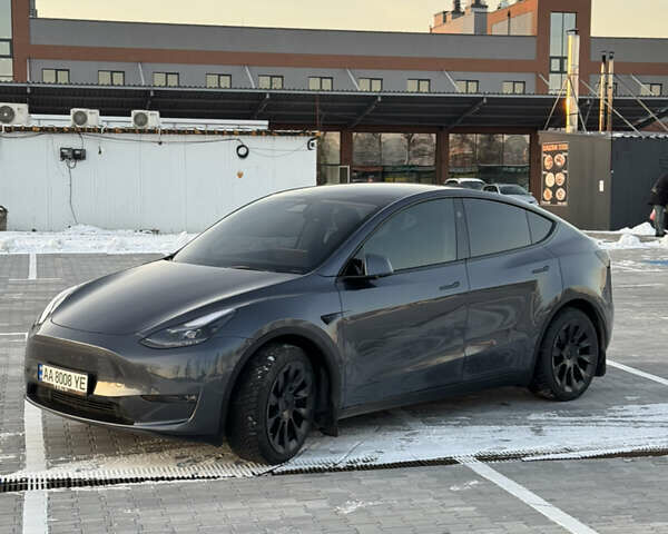 Серый Тесла Model Y, объемом двигателя 0 л и пробегом 20 тыс. км за 33000 $, фото 2 на Automoto.ua