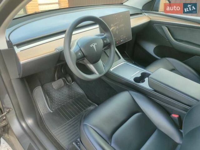 Серый Тесла Model Y, объемом двигателя 0 л и пробегом 30 тыс. км за 32350 $, фото 31 на Automoto.ua