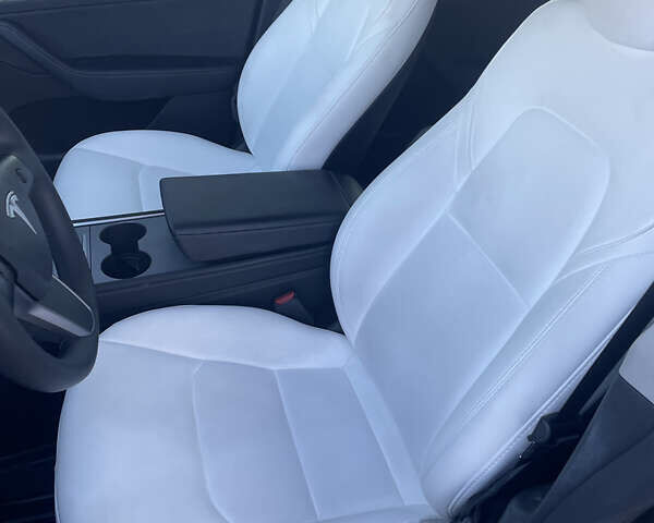 Сірий Тесла Model Y, об'ємом двигуна 0 л та пробігом 43 тис. км за 28500 $, фото 134 на Automoto.ua