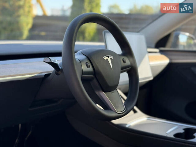 Серый Тесла Model Y, объемом двигателя 0 л и пробегом 46 тыс. км за 27200 $, фото 19 на Automoto.ua