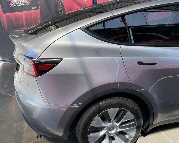 Серый Тесла Model Y, объемом двигателя 0 л и пробегом 40 тыс. км за 38000 $, фото 3 на Automoto.ua