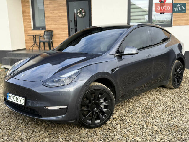 Сірий Тесла Model Y, об'ємом двигуна 0 л та пробігом 28 тис. км за 27900 $, фото 2 на Automoto.ua