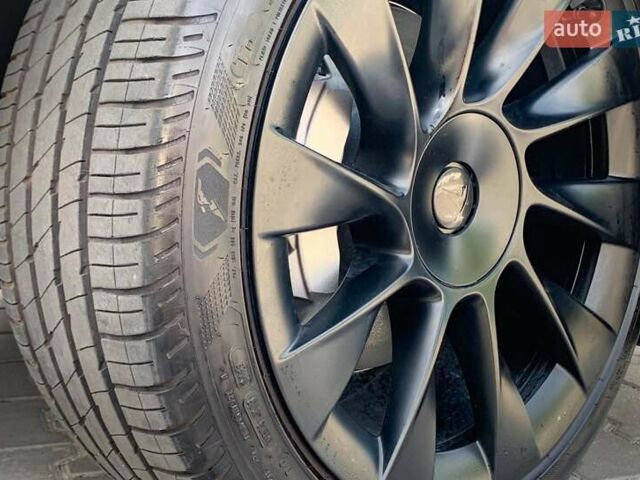 Серый Тесла Model Y, объемом двигателя 0 л и пробегом 4 тыс. км за 30000 $, фото 11 на Automoto.ua