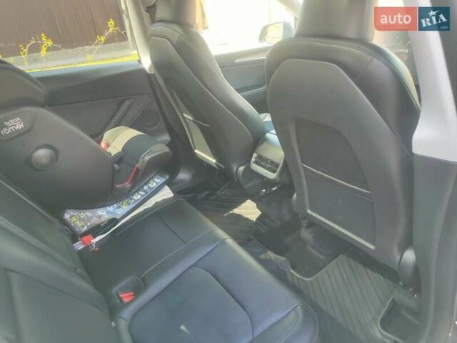 Серый Тесла Model Y, объемом двигателя 0 л и пробегом 30 тыс. км за 32350 $, фото 50 на Automoto.ua