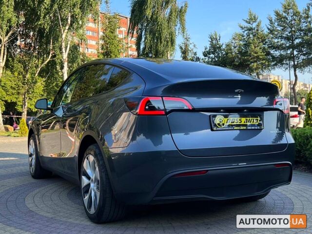 Серый Тесла Model Y, объемом двигателя 82 л и пробегом 3 тыс. км за 38800 $, фото 4 на Automoto.ua