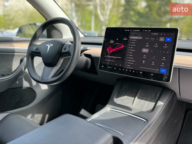 Серый Тесла Model Y, объемом двигателя 0 л и пробегом 16 тыс. км за 28999 $, фото 8 на Automoto.ua