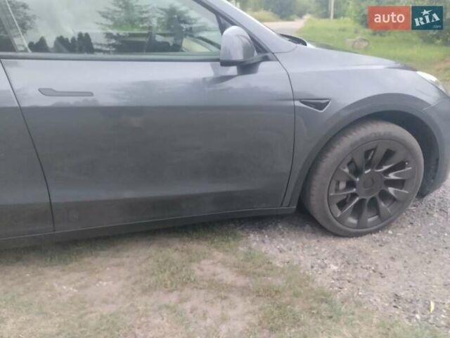 Серый Тесла Model Y, объемом двигателя 0 л и пробегом 25 тыс. км за 28000 $, фото 7 на Automoto.ua