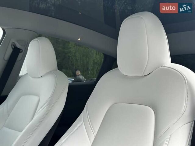 Серый Тесла Model Y, объемом двигателя 0 л и пробегом 32 тыс. км за 31999 $, фото 12 на Automoto.ua