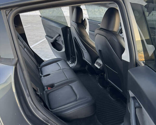 Серый Тесла Model Y, объемом двигателя 0 л и пробегом 20 тыс. км за 33000 $, фото 20 на Automoto.ua