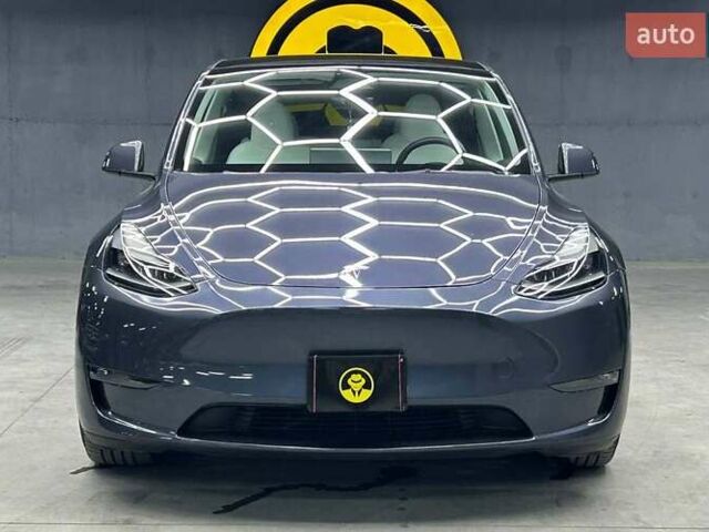 Серый Тесла Model Y, объемом двигателя 0 л и пробегом 27 тыс. км за 31000 $, фото 1 на Automoto.ua