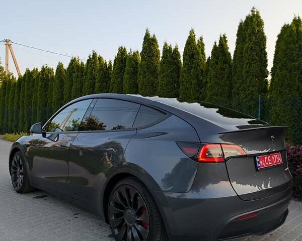 Серый Тесла Model Y, объемом двигателя 0 л и пробегом 47 тыс. км за 26000 $, фото 5 на Automoto.ua