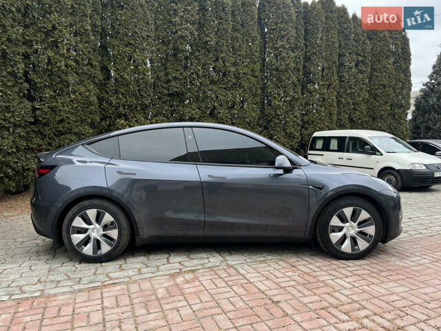 Серый Тесла Model Y, объемом двигателя 0 л и пробегом 10 тыс. км за 41000 $, фото 2 на Automoto.ua