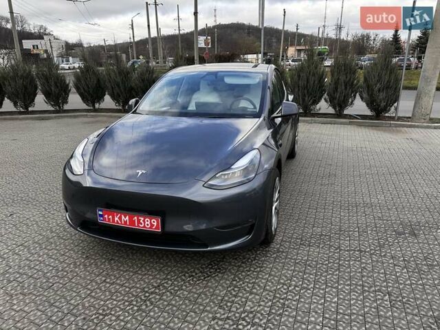 Серый Тесла Model Y, объемом двигателя 0 л и пробегом 24 тыс. км за 28399 $, фото 9 на Automoto.ua
