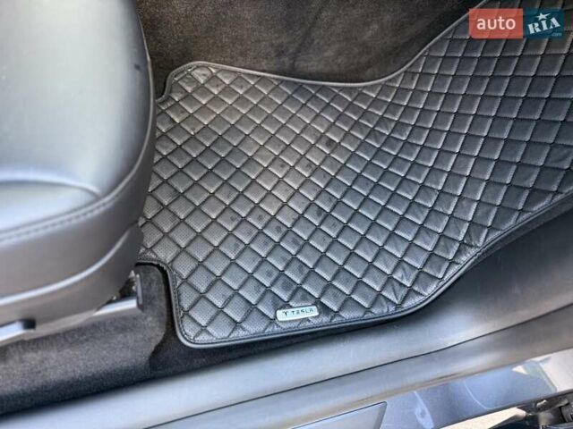 Серый Тесла Model Y, объемом двигателя 0 л и пробегом 71 тыс. км за 29000 $, фото 15 на Automoto.ua