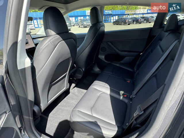 Серый Тесла Model Y, объемом двигателя 0 л и пробегом 28 тыс. км за 29000 $, фото 36 на Automoto.ua