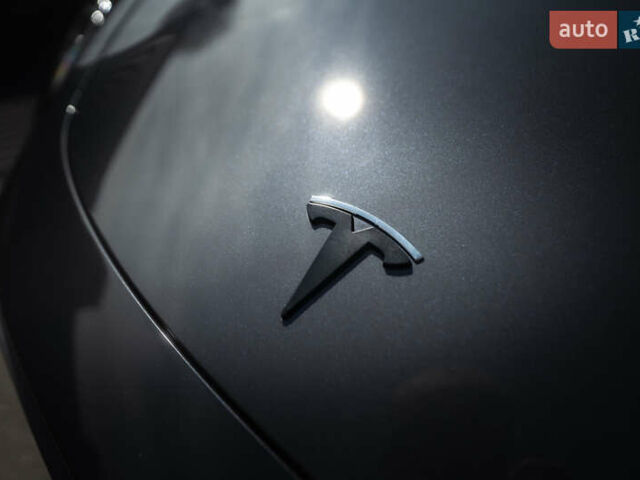Серый Тесла Model Y, объемом двигателя 0 л и пробегом 20 тыс. км за 38000 $, фото 5 на Automoto.ua