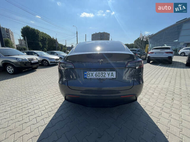 Серый Тесла Model Y, объемом двигателя 0 л и пробегом 60 тыс. км за 28000 $, фото 2 на Automoto.ua