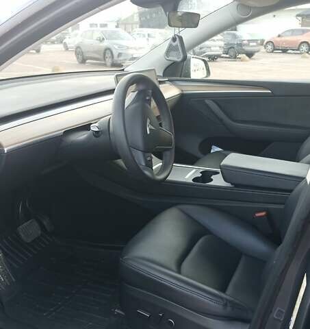 Сірий Тесла Model Y, об'ємом двигуна 0 л та пробігом 27 тис. км за 30500 $, фото 5 на Automoto.ua