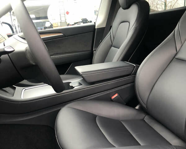 Серый Тесла Model Y, объемом двигателя 0 л и пробегом 9 тыс. км за 34750 $, фото 15 на Automoto.ua