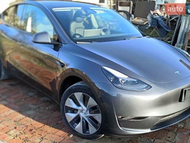 Серый Тесла Model Y, объемом двигателя 0 л и пробегом 46 тыс. км за 31000 $, фото 3 на Automoto.ua