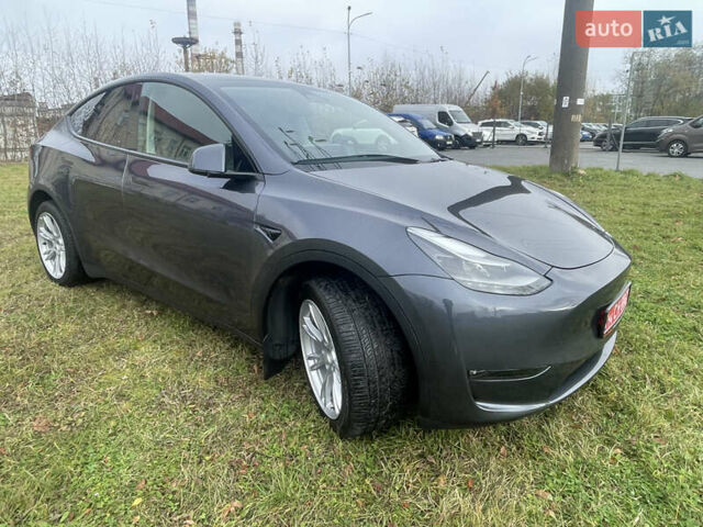 Серый Тесла Model Y, объемом двигателя 0 л и пробегом 41 тыс. км за 27300 $, фото 7 на Automoto.ua