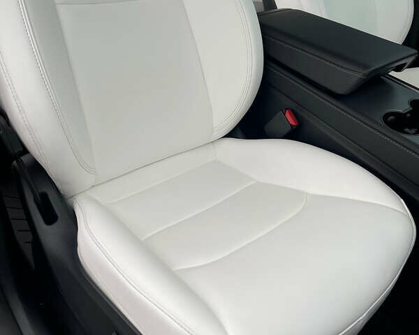 Сірий Тесла Model Y, об'ємом двигуна 0 л та пробігом 25 тис. км за 35400 $, фото 13 на Automoto.ua