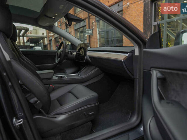 Серый Тесла Model Y, объемом двигателя 0 л и пробегом 5 тыс. км за 40900 $, фото 11 на Automoto.ua