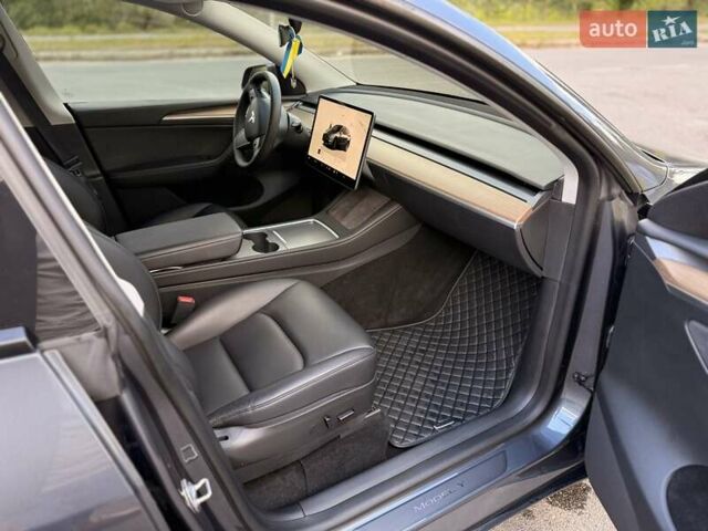 Серый Тесла Model Y, объемом двигателя 0 л и пробегом 71 тыс. км за 29000 $, фото 13 на Automoto.ua