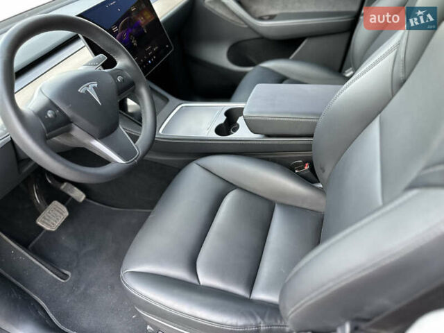 Серый Тесла Model Y, объемом двигателя 0 л и пробегом 9 тыс. км за 28900 $, фото 14 на Automoto.ua