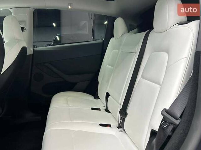 Серый Тесла Model Y, объемом двигателя 0 л и пробегом 27 тыс. км за 31000 $, фото 17 на Automoto.ua