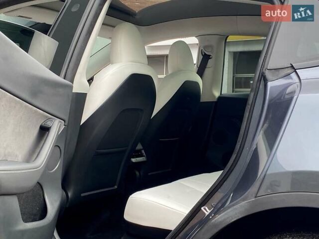 Сірий Тесла Model Y, об'ємом двигуна 0 л та пробігом 51 тис. км за 33999 $, фото 15 на Automoto.ua