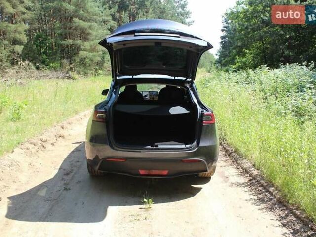 Серый Тесла Model Y, объемом двигателя 0 л и пробегом 3 тыс. км за 39000 $, фото 3 на Automoto.ua