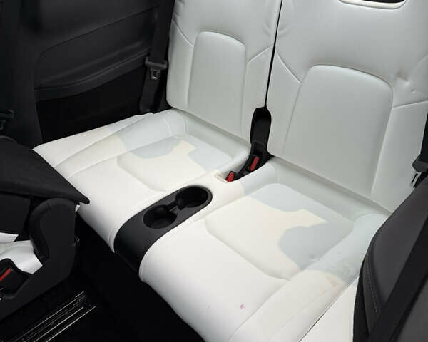 Серый Тесла Model Y, объемом двигателя 0 л и пробегом 64 тыс. км за 27300 $, фото 24 на Automoto.ua