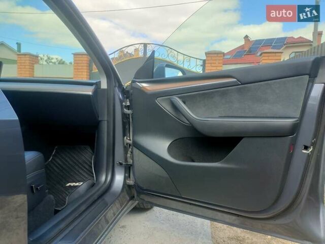 Серый Тесла Model Y, объемом двигателя 0 л и пробегом 30 тыс. км за 32350 $, фото 48 на Automoto.ua