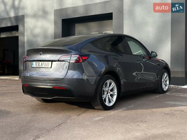 Сірий Тесла Model Y, об'ємом двигуна 0 л та пробігом 27 тис. км за 28999 $, фото 8 на Automoto.ua