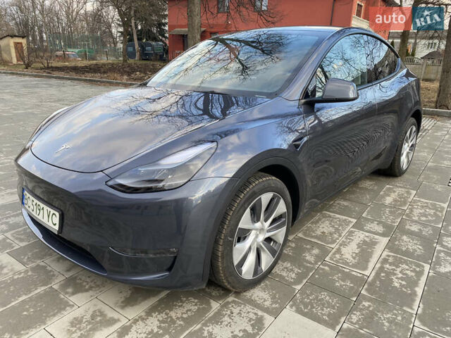Серый Тесла Model Y, объемом двигателя 0 л и пробегом 8 тыс. км за 27888 $, фото 3 на Automoto.ua