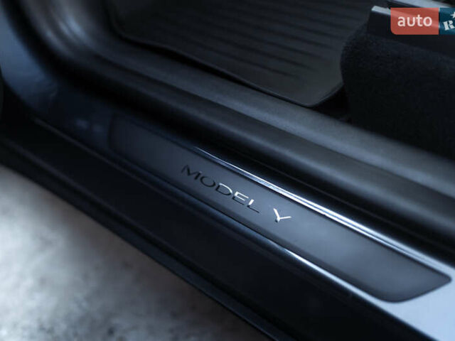 Серый Тесла Model Y, объемом двигателя 0 л и пробегом 20 тыс. км за 38000 $, фото 26 на Automoto.ua