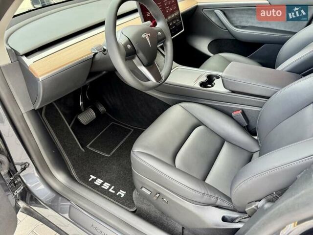 Серый Тесла Model Y, объемом двигателя 0 л и пробегом 15 тыс. км за 32000 $, фото 17 на Automoto.ua